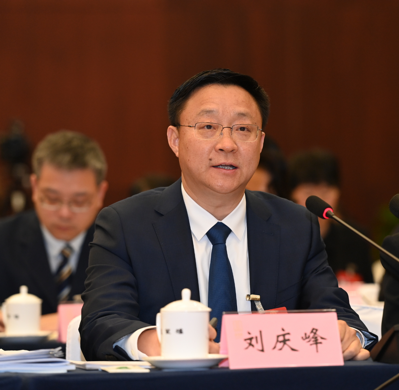 全国人大代表刘庆峰:加快大模型赋能工业领域 助力提质增效